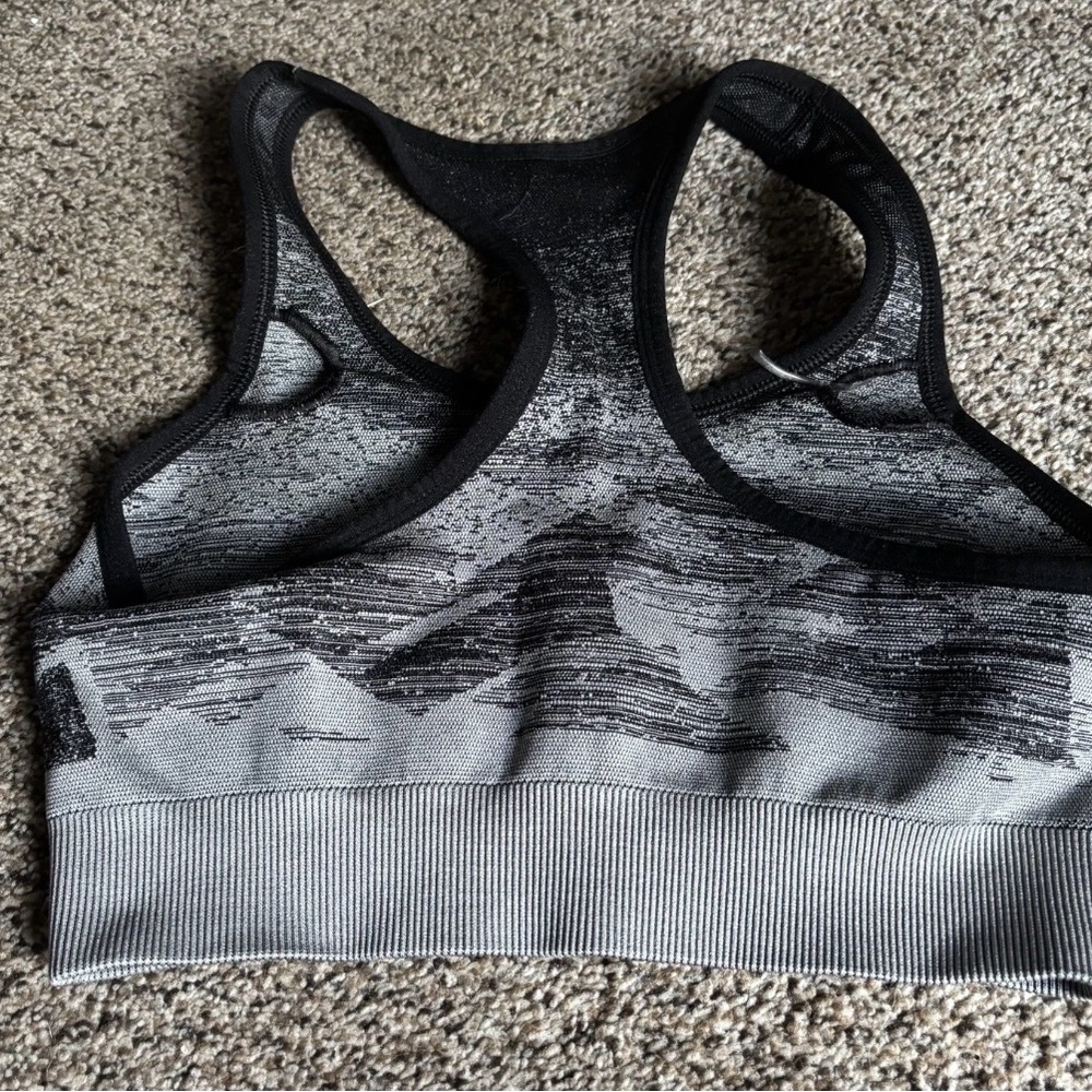 Gymshark Women's Adapt Ombre Seamless Sports Bra Triangle Black Print Small Smal - Picture 3 of 3